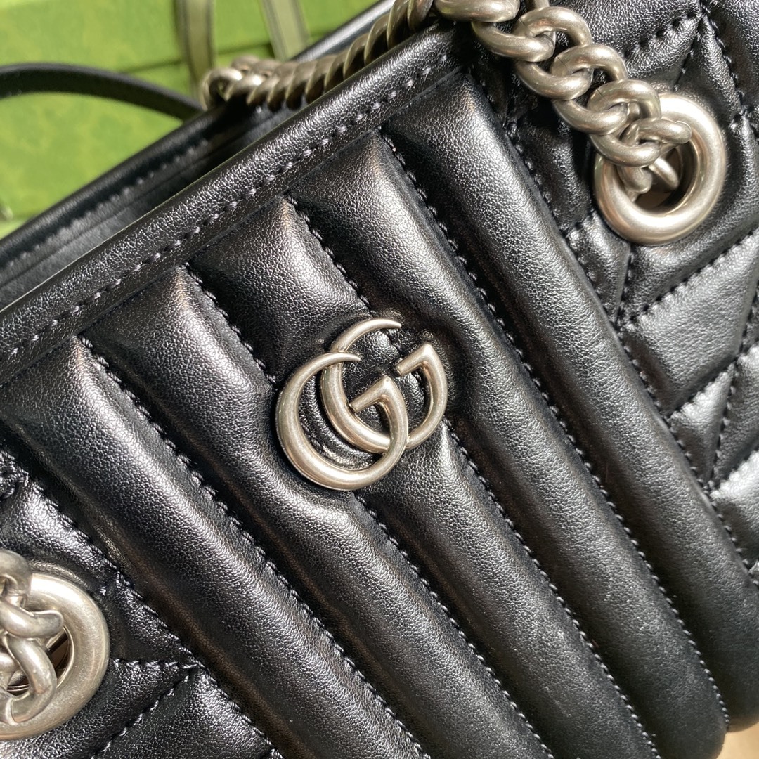 Idola Bentley