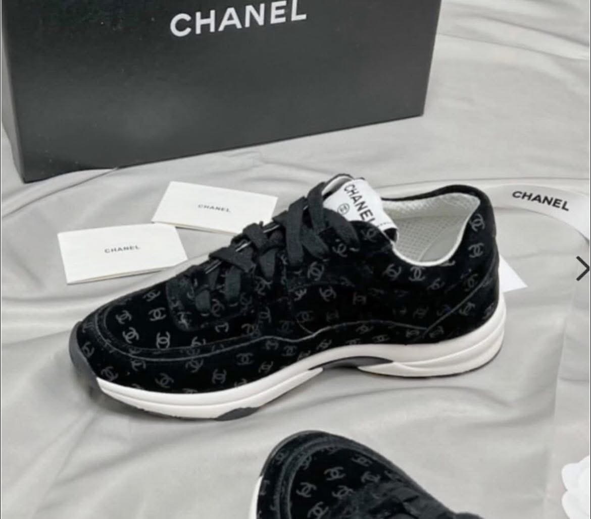 Cc sneakers Size 7
