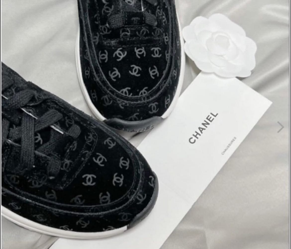 Cc sneakers Size 7