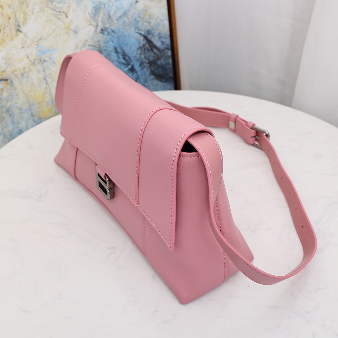Balenciaga BB01__100