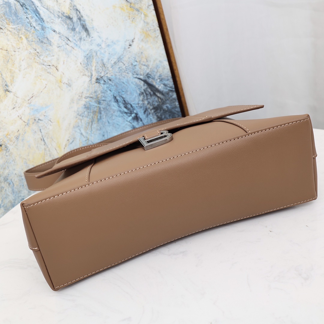 Balenciaga BB01__100