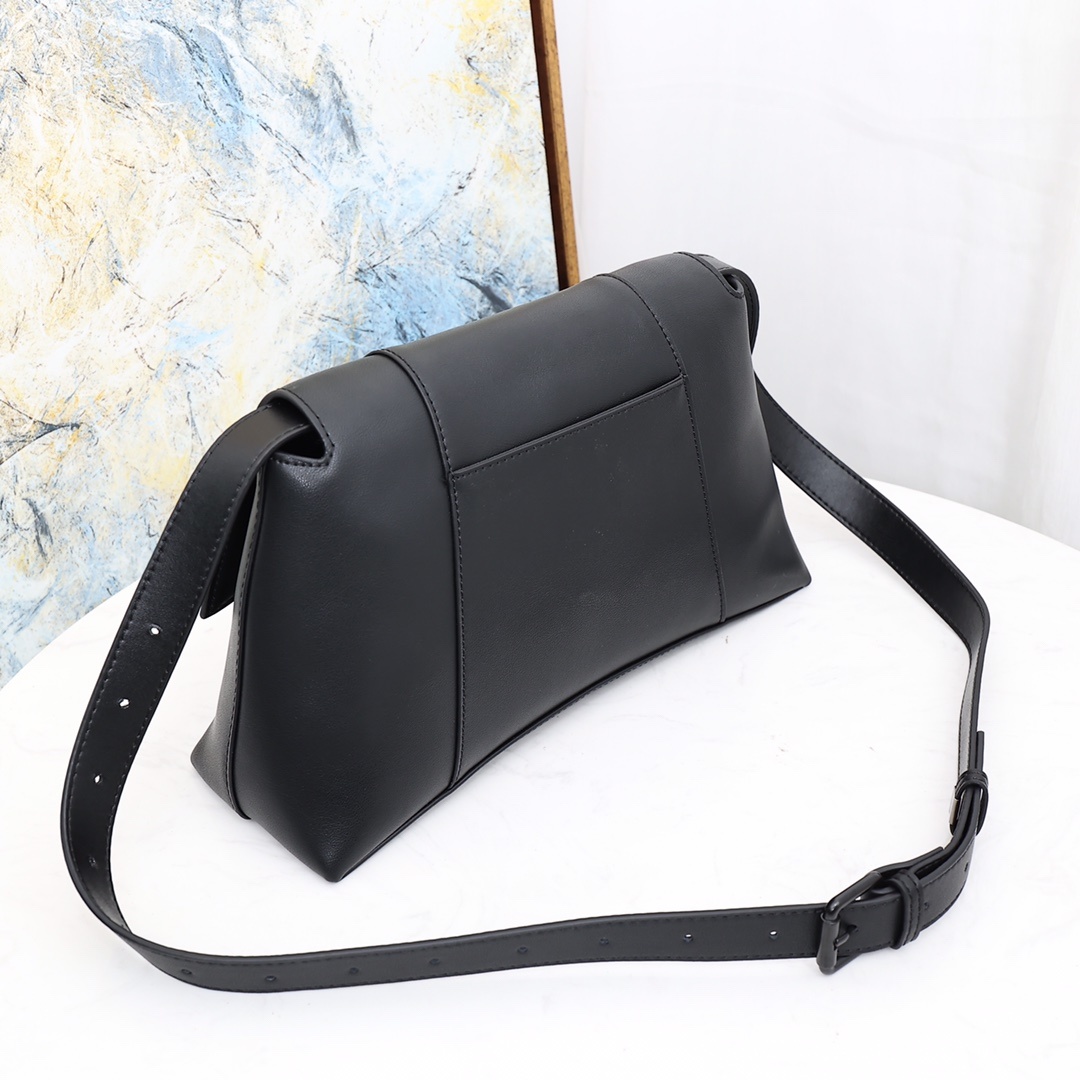 Balenciaga BB01__100