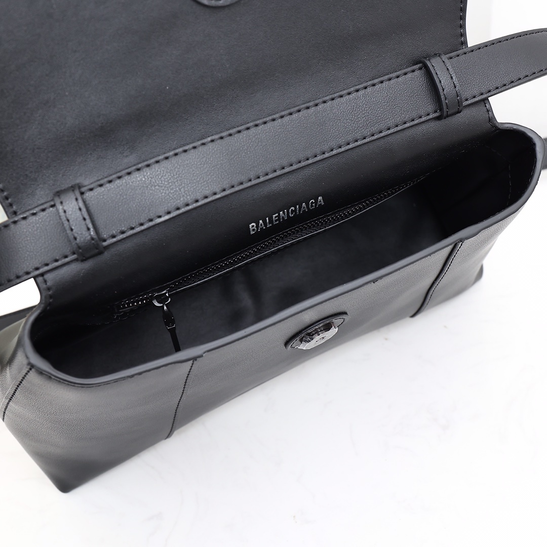 Balenciaga BB01__100