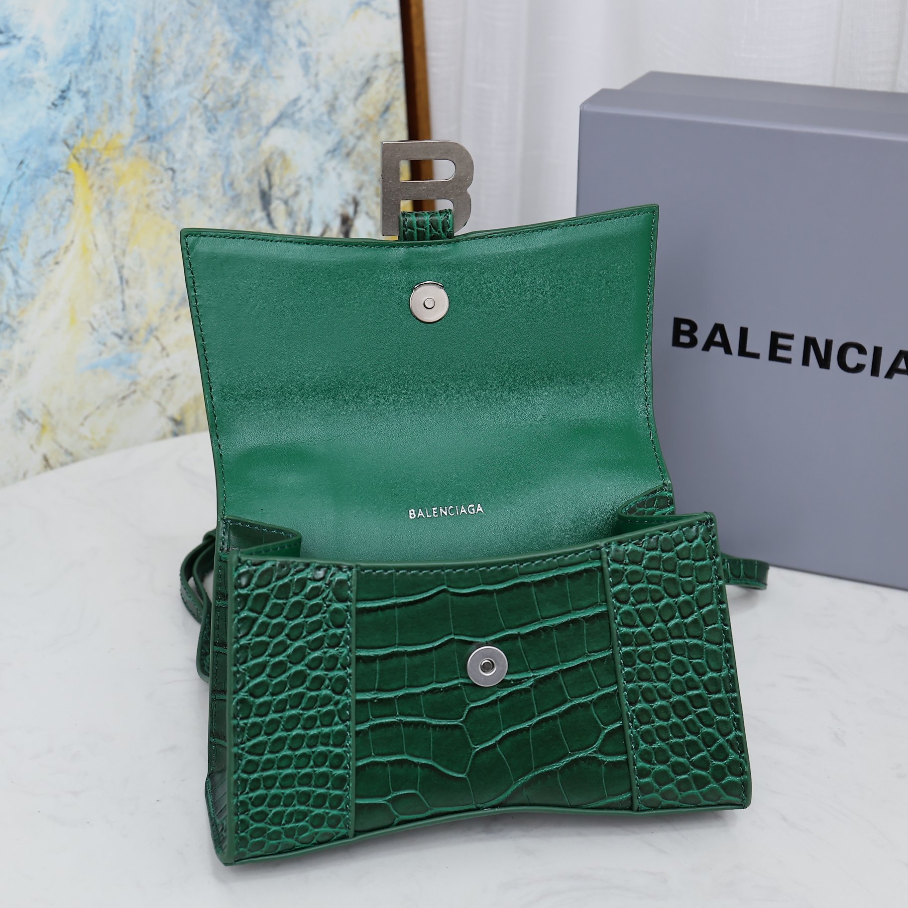 Balenciaga BB02