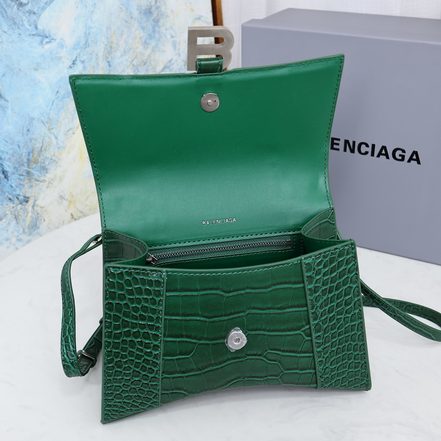 Balenciaga BB02