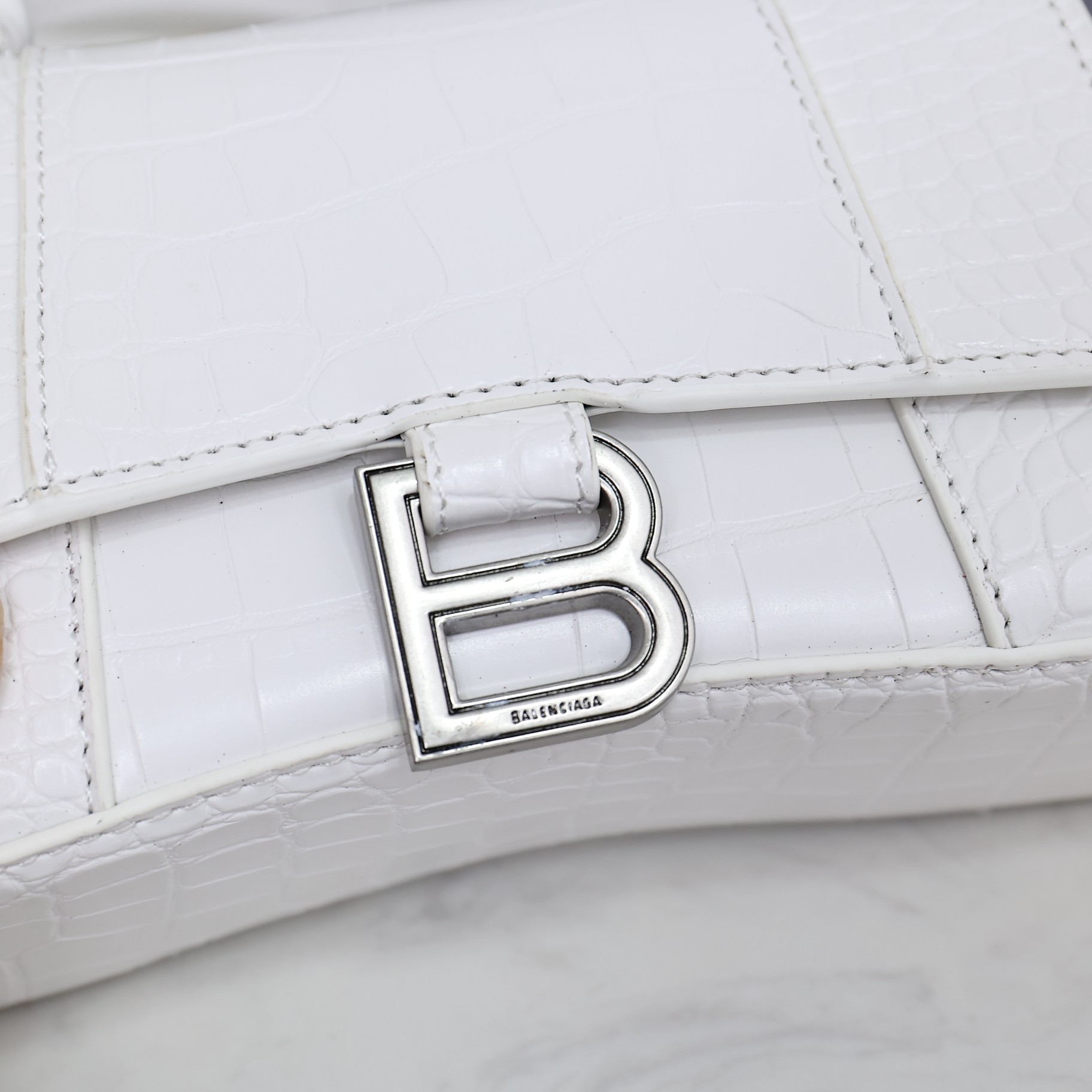 Balenciaga BB02