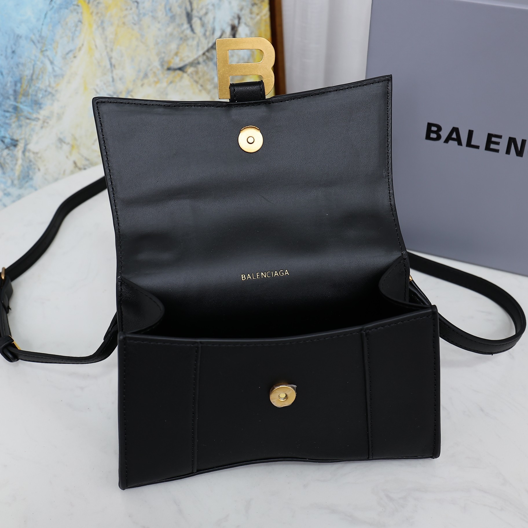Balenciaga BB02