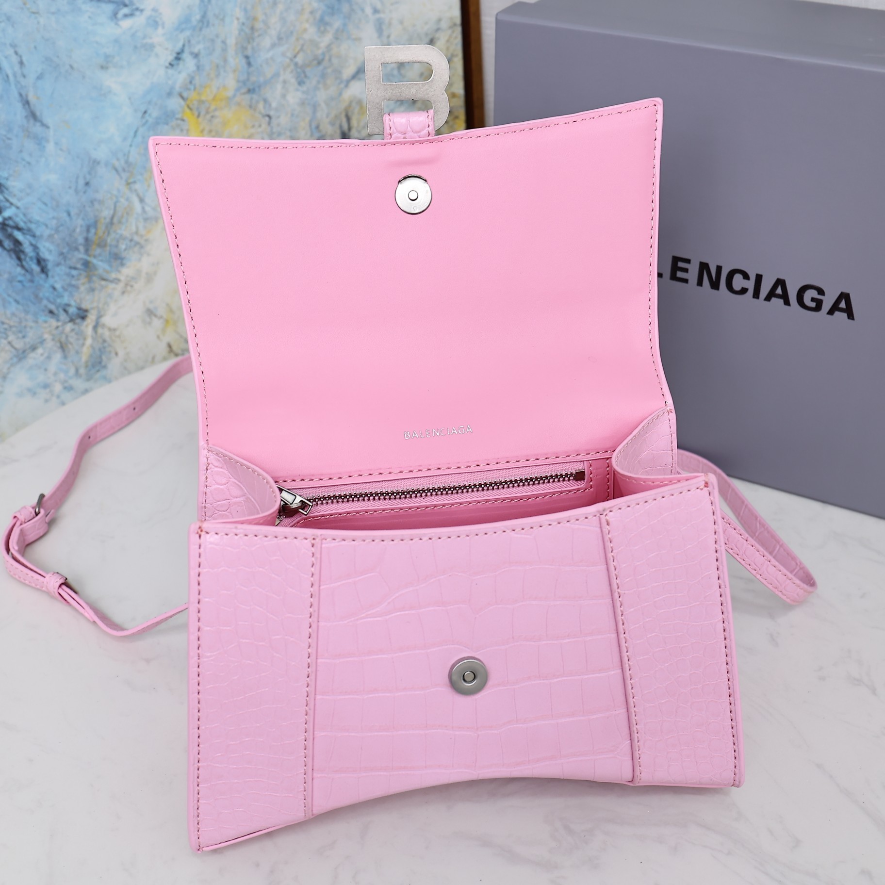 Balenciaga BB02