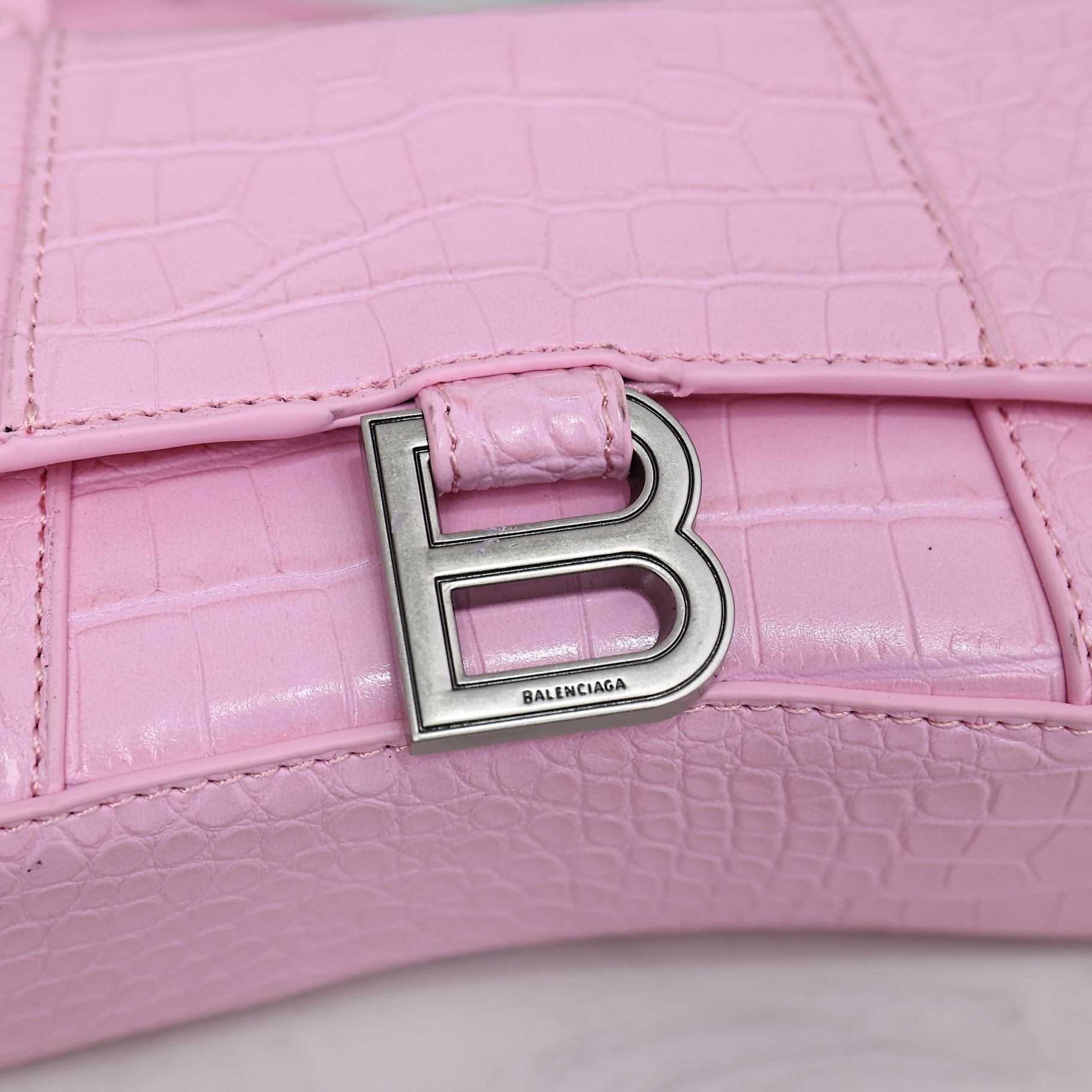 Balenciaga BB02