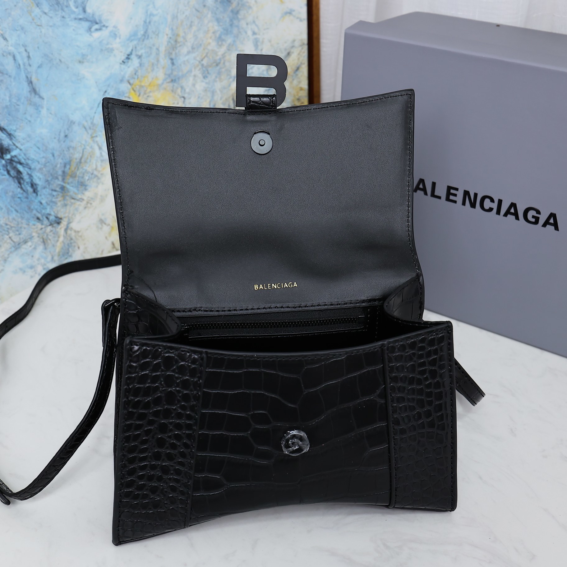 Balenciaga BB02