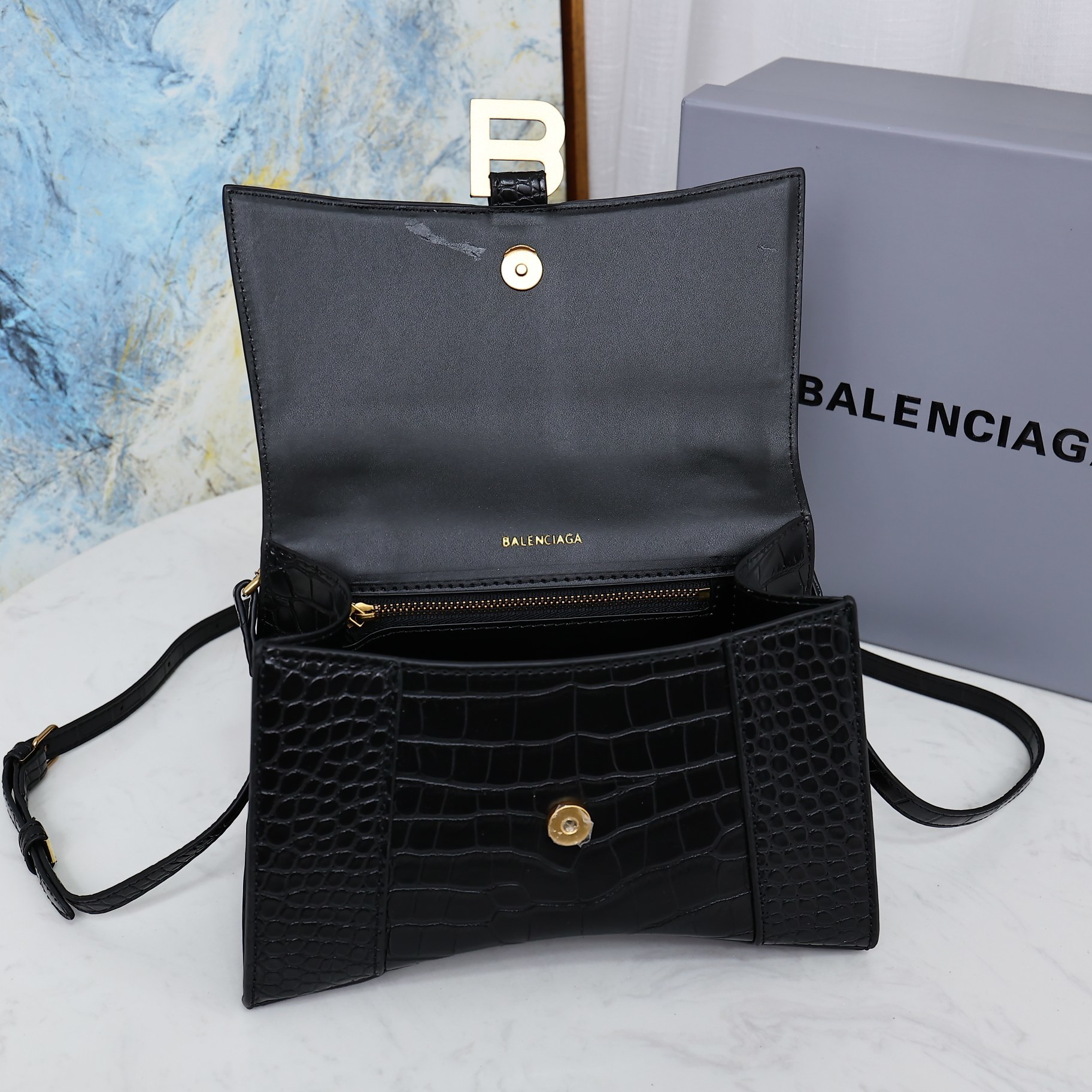 Balenciaga BB02