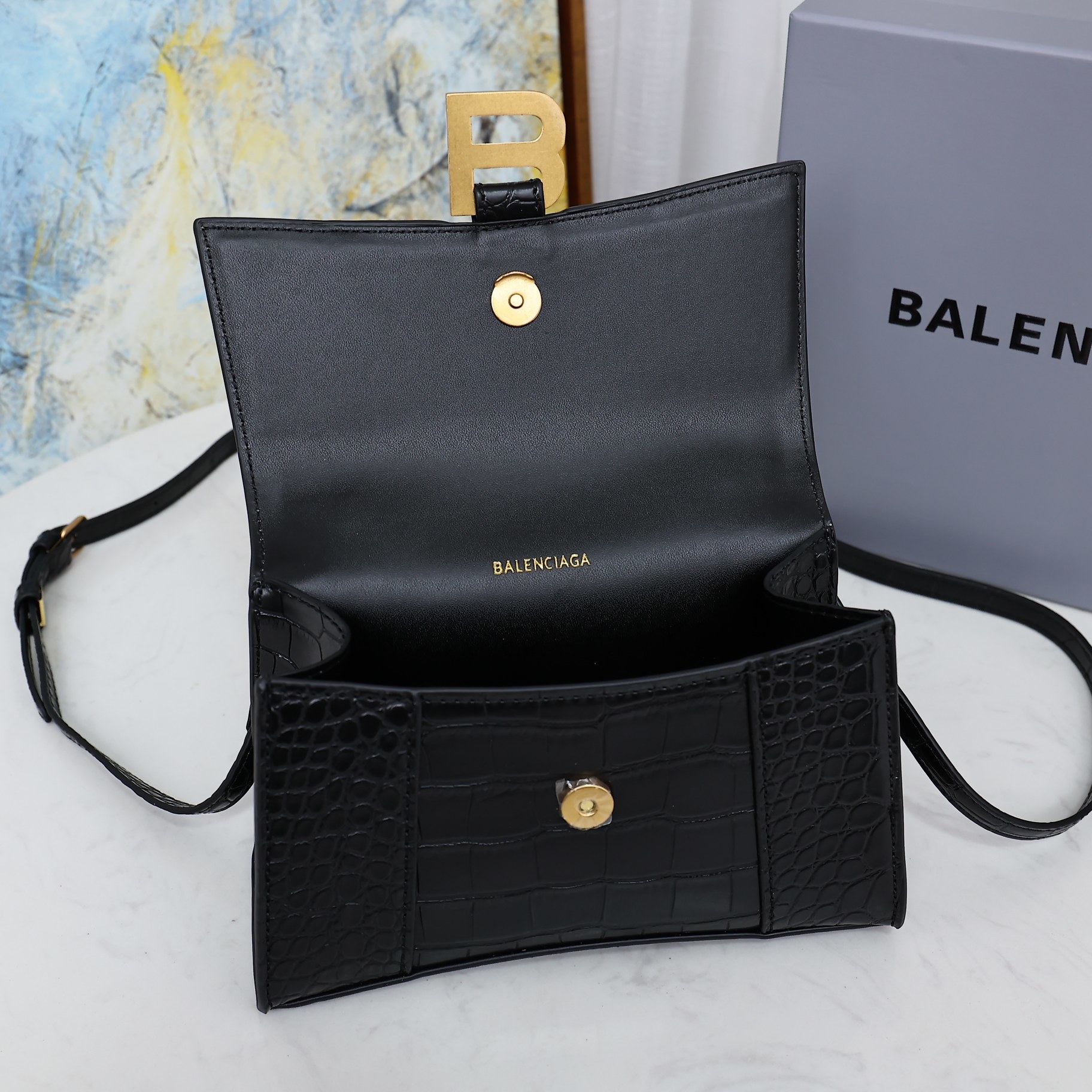 Balenciaga BB02