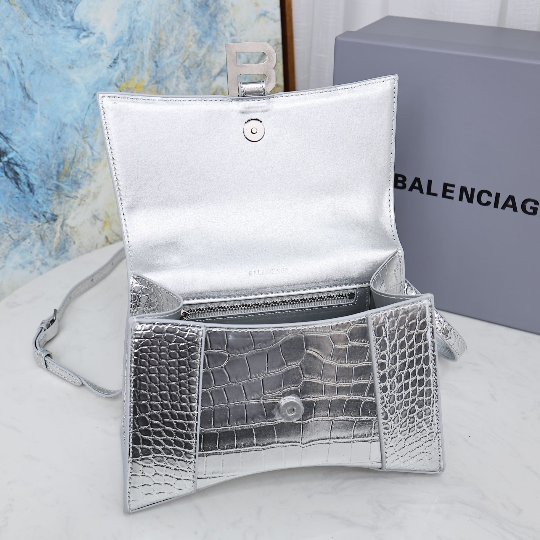 Balenciaga BB02