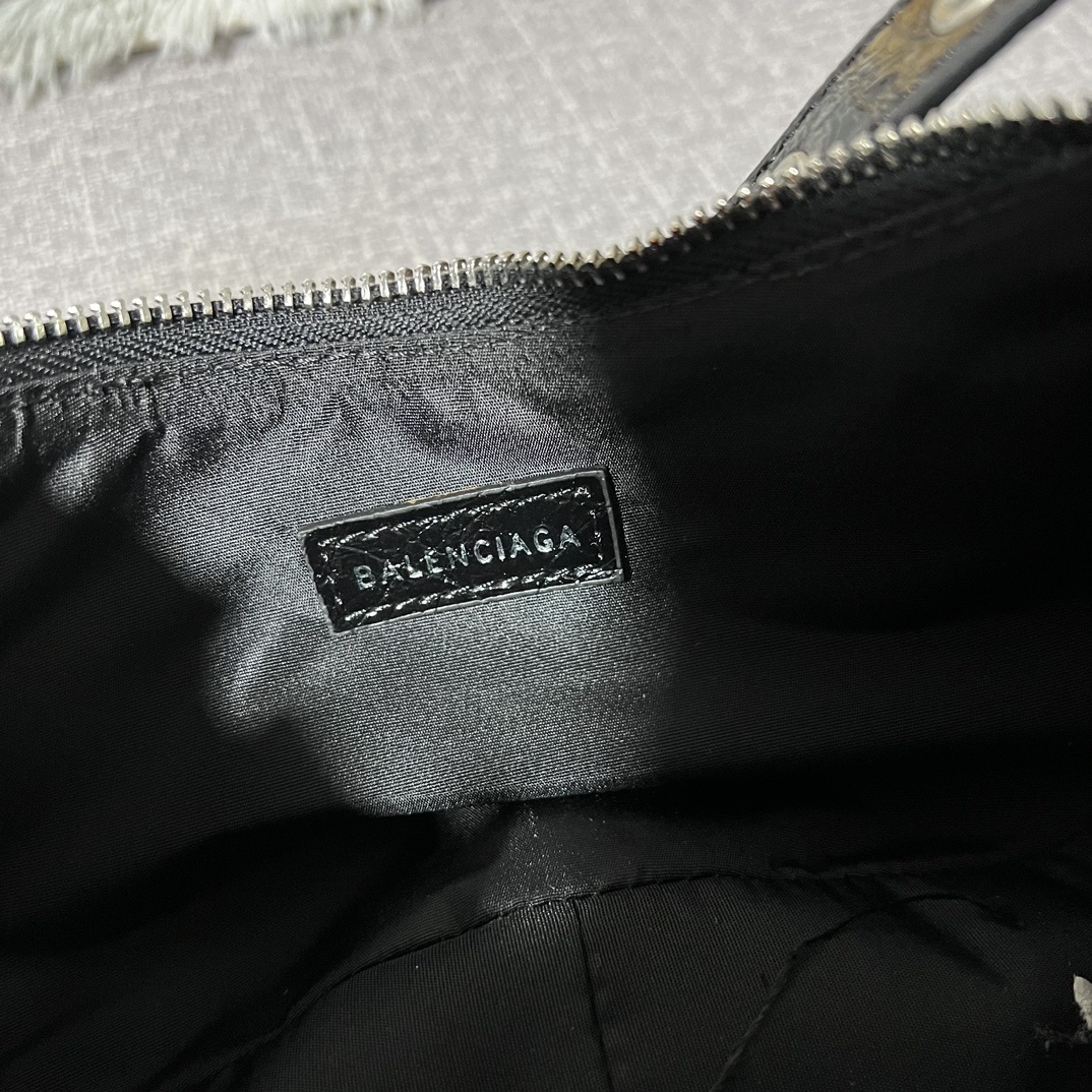 Balenciaga BB03