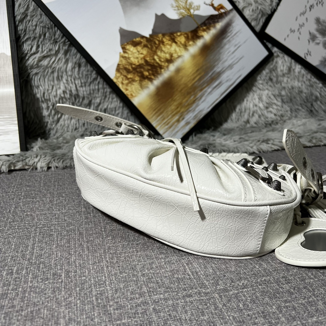 Balenciaga BB03