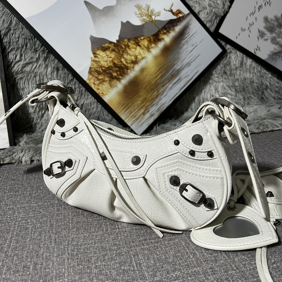 Balenciaga BB03