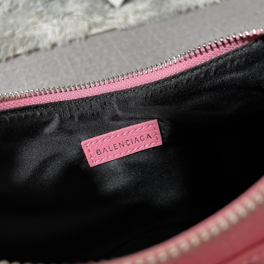 Balenciaga BB03