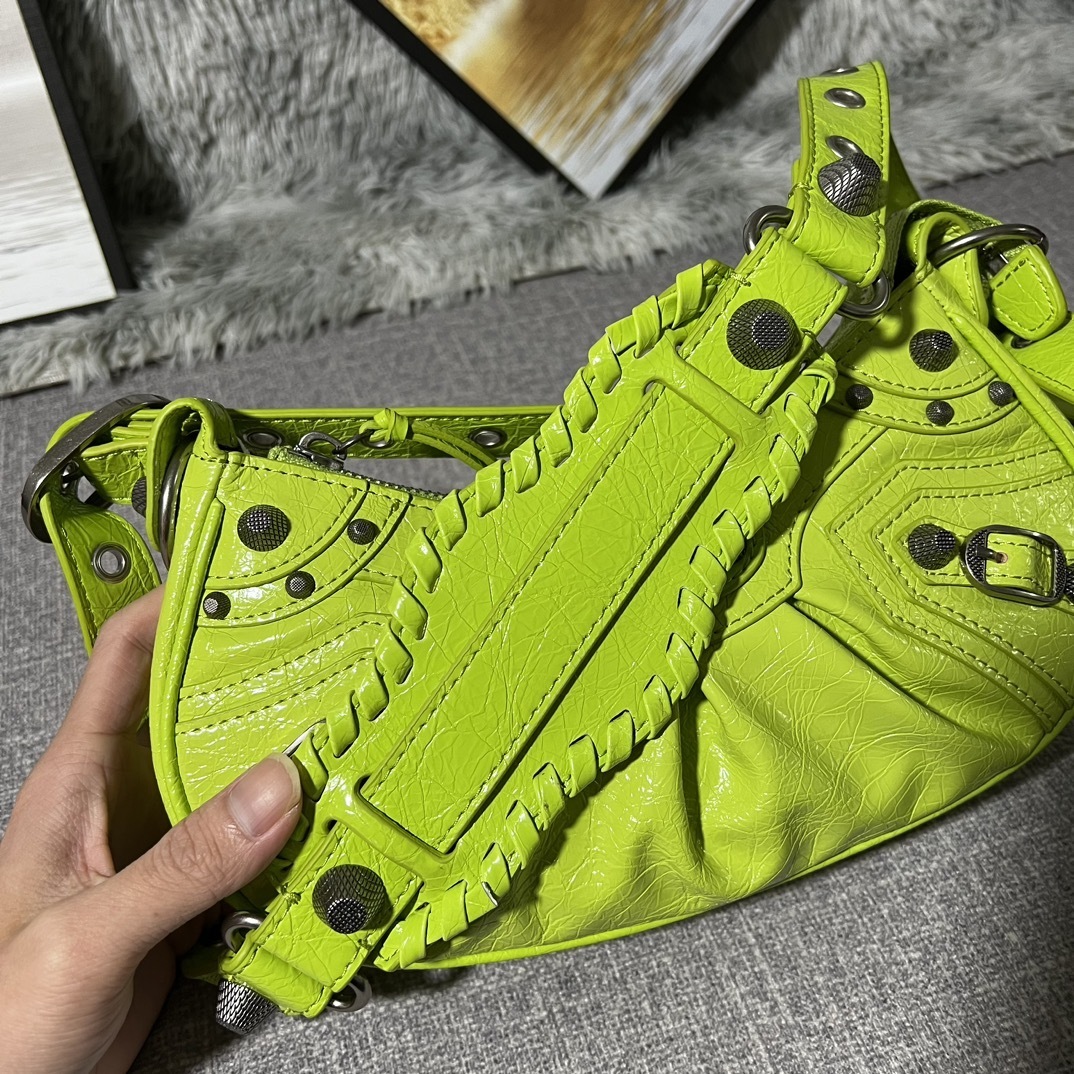 Balenciaga BB03