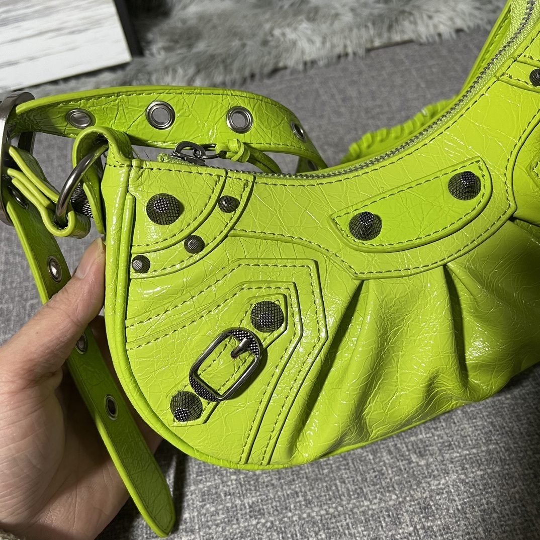 Balenciaga BB03