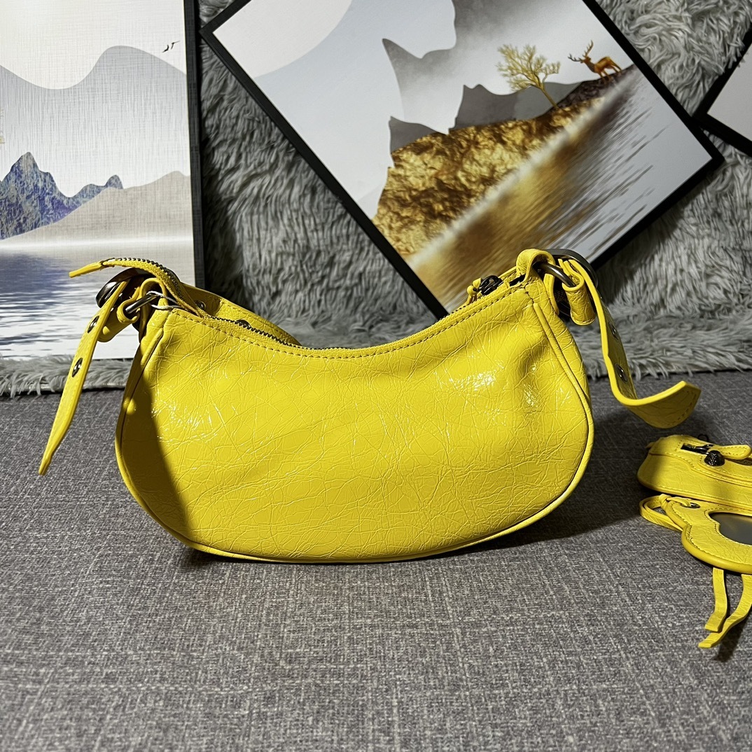 Balenciaga BB03