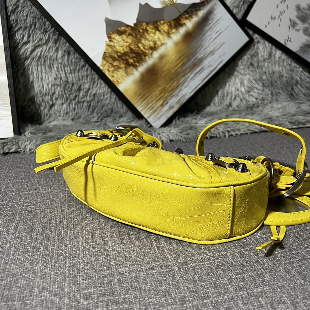 Balenciaga BB03