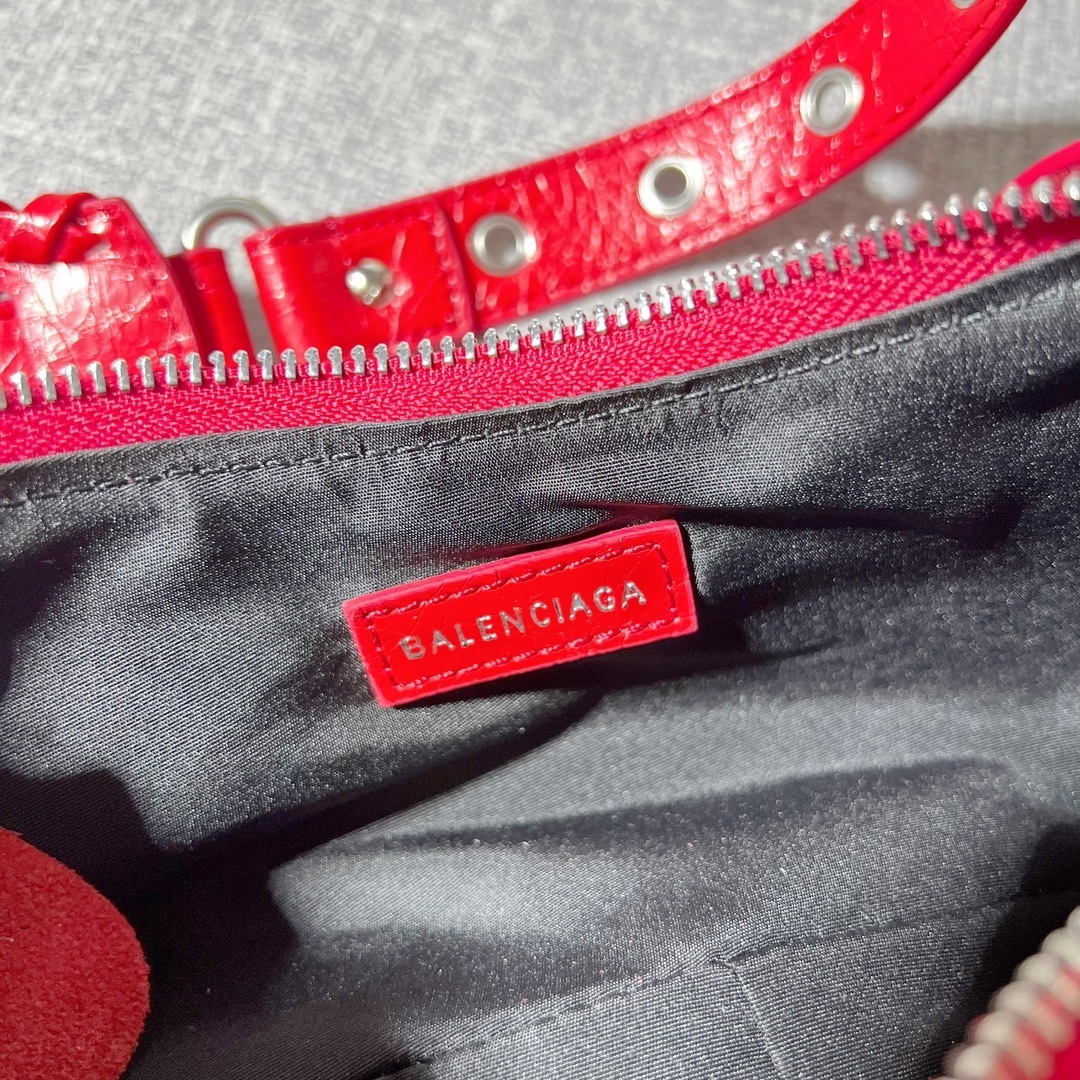 Balenciaga BB03