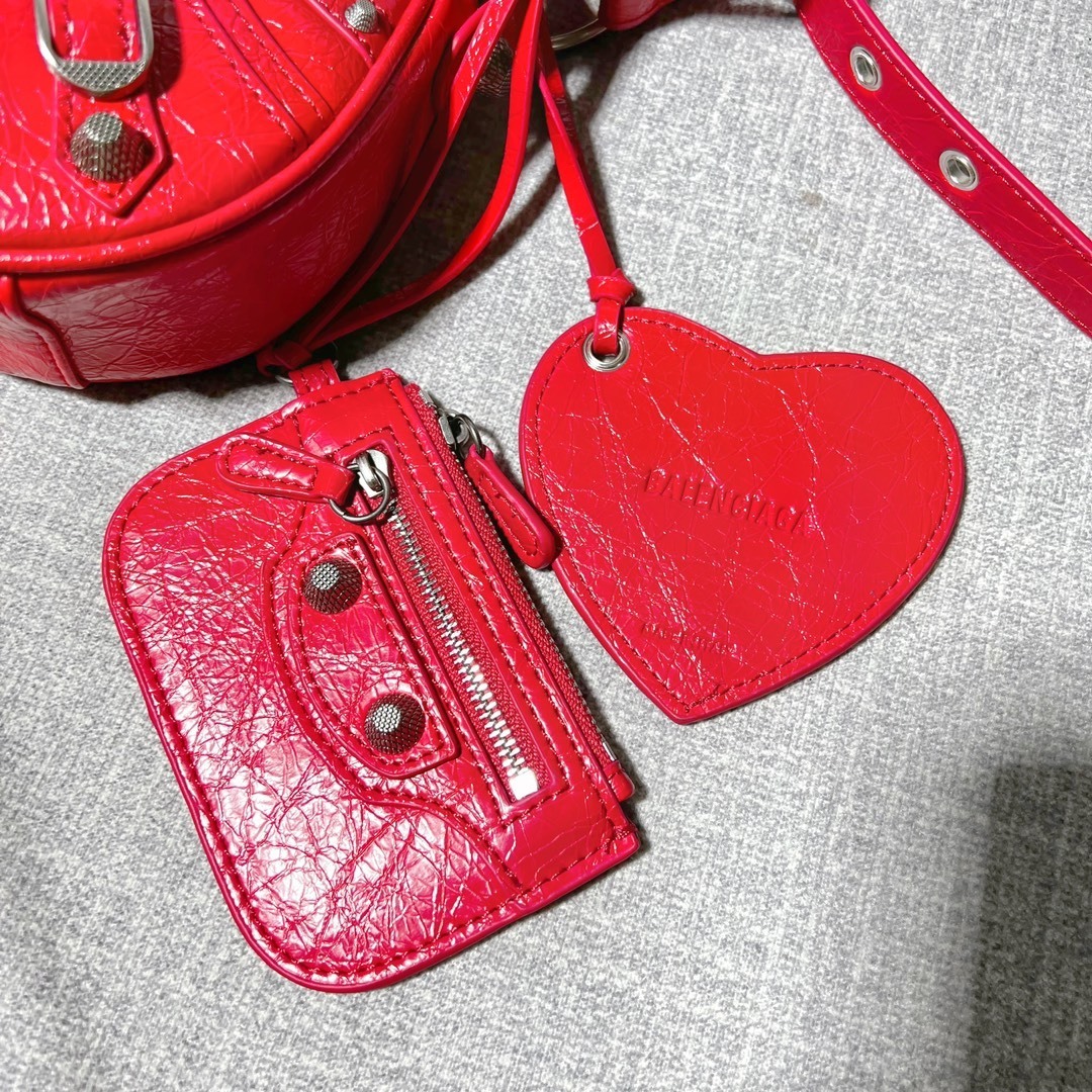 Balenciaga BB03
