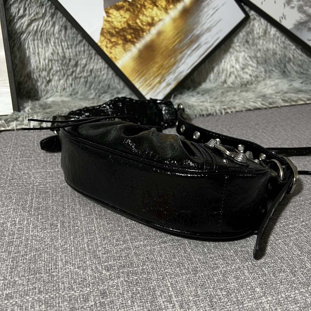 Balenciaga BB03