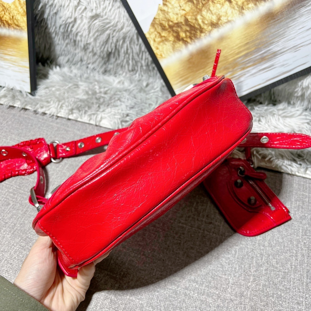 Balenciaga BB03