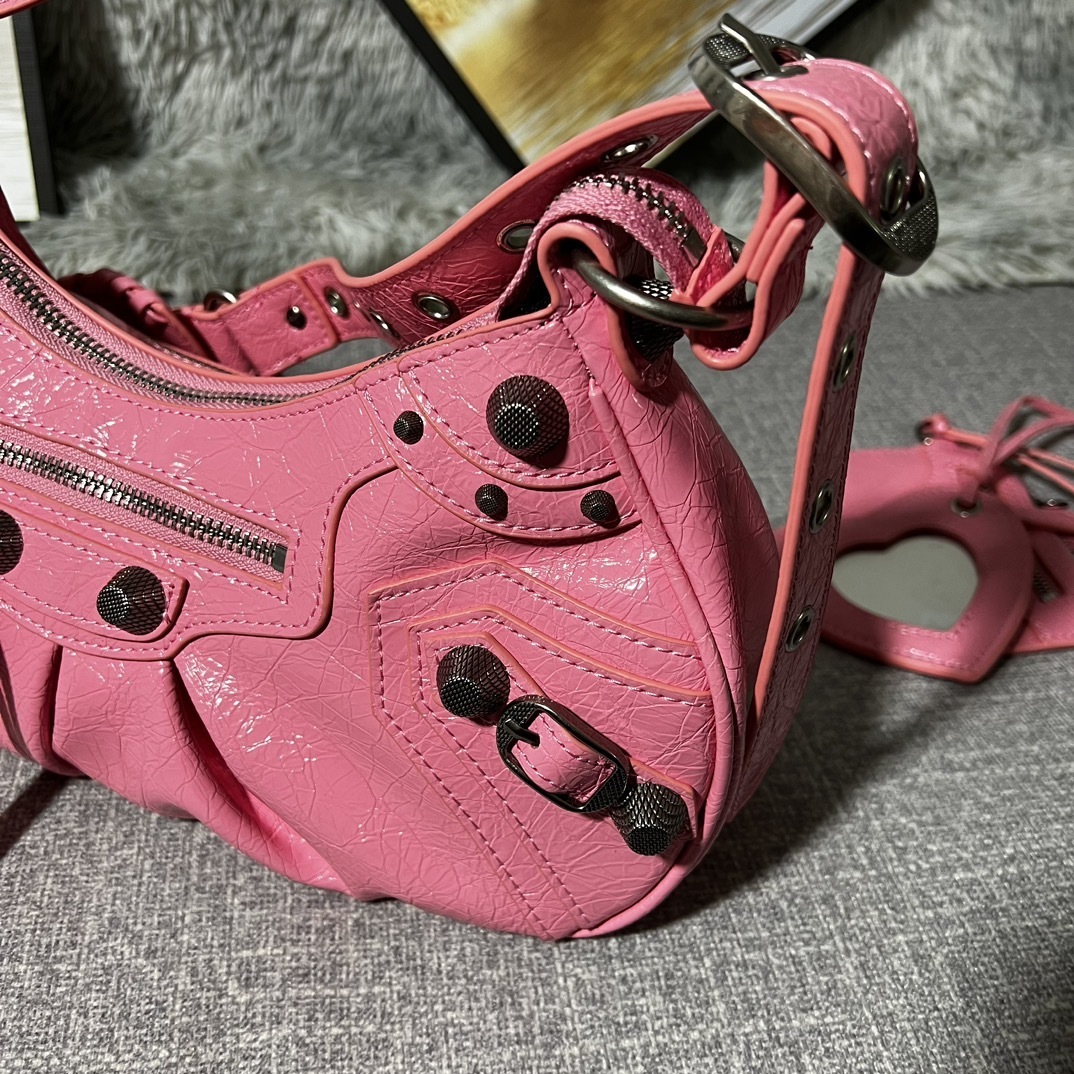Balenciaga BB04