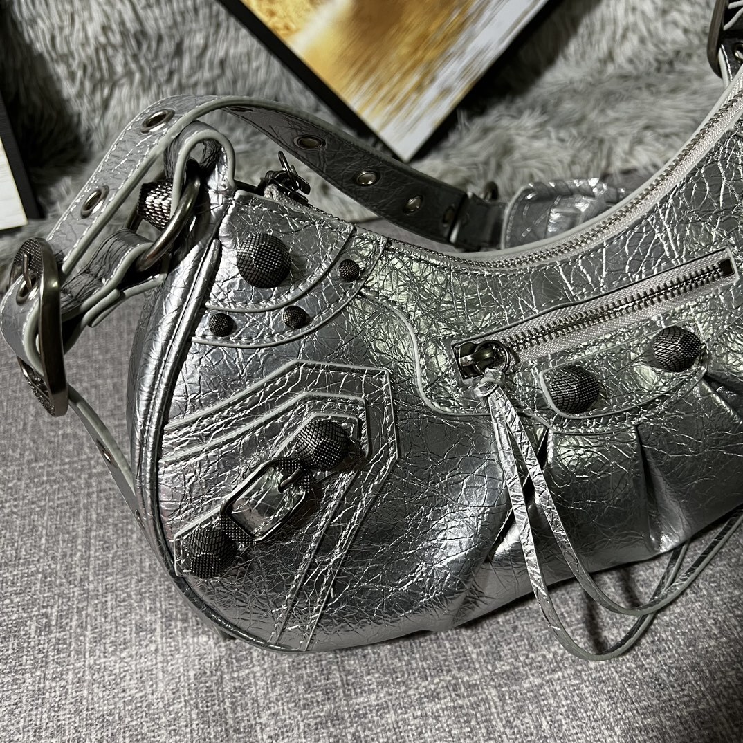 Balenciaga BB04