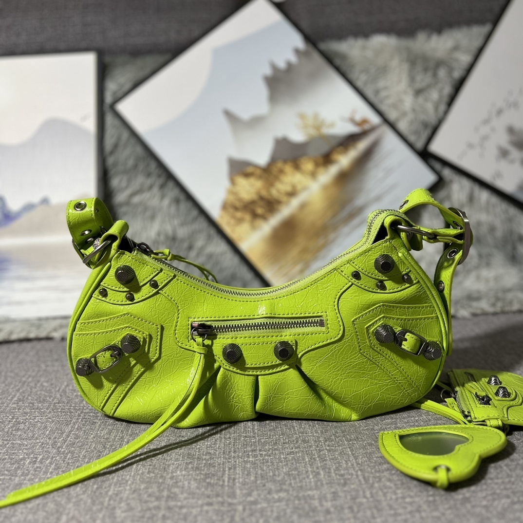 Balenciaga BB04