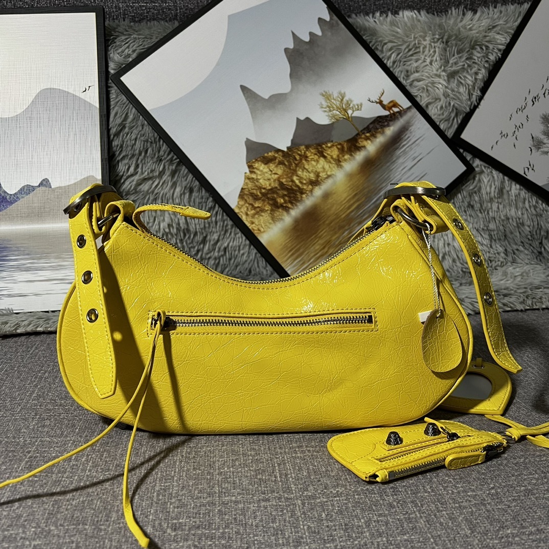 Balenciaga BB04