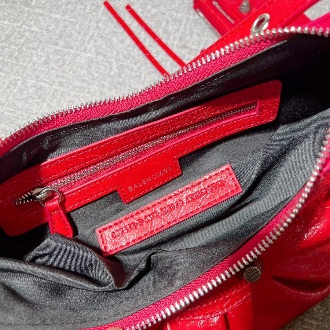 Balenciaga BB04