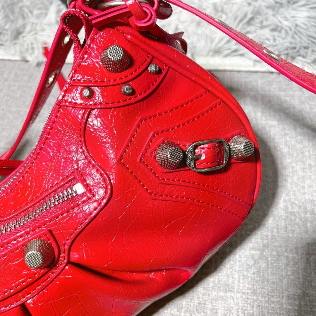 Balenciaga BB04