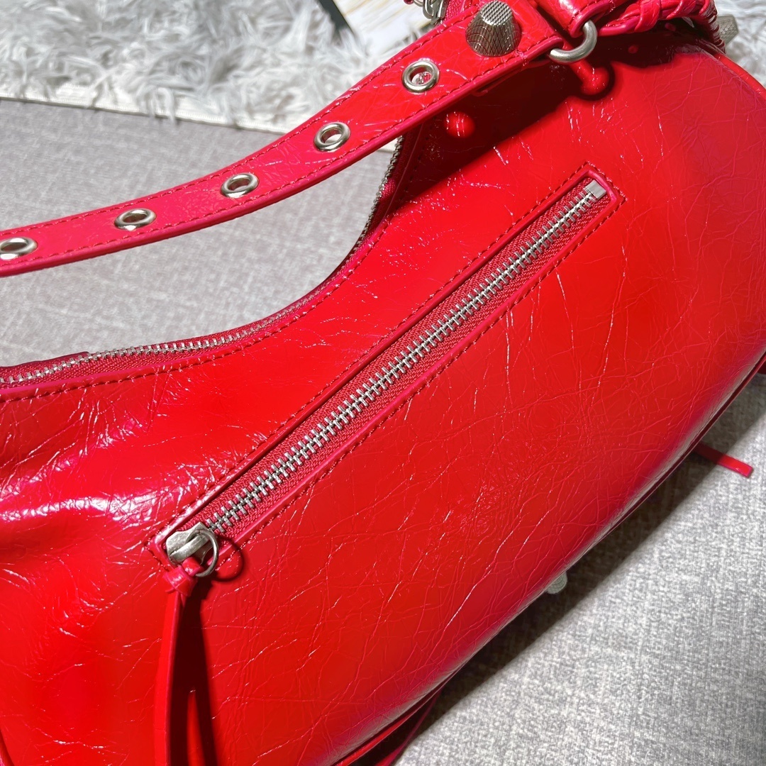 Balenciaga BB04