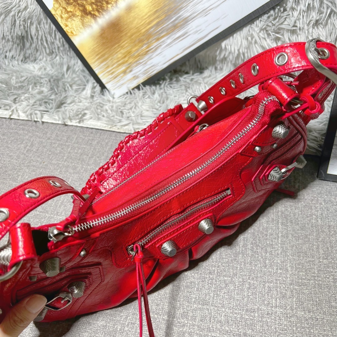 Balenciaga BB04