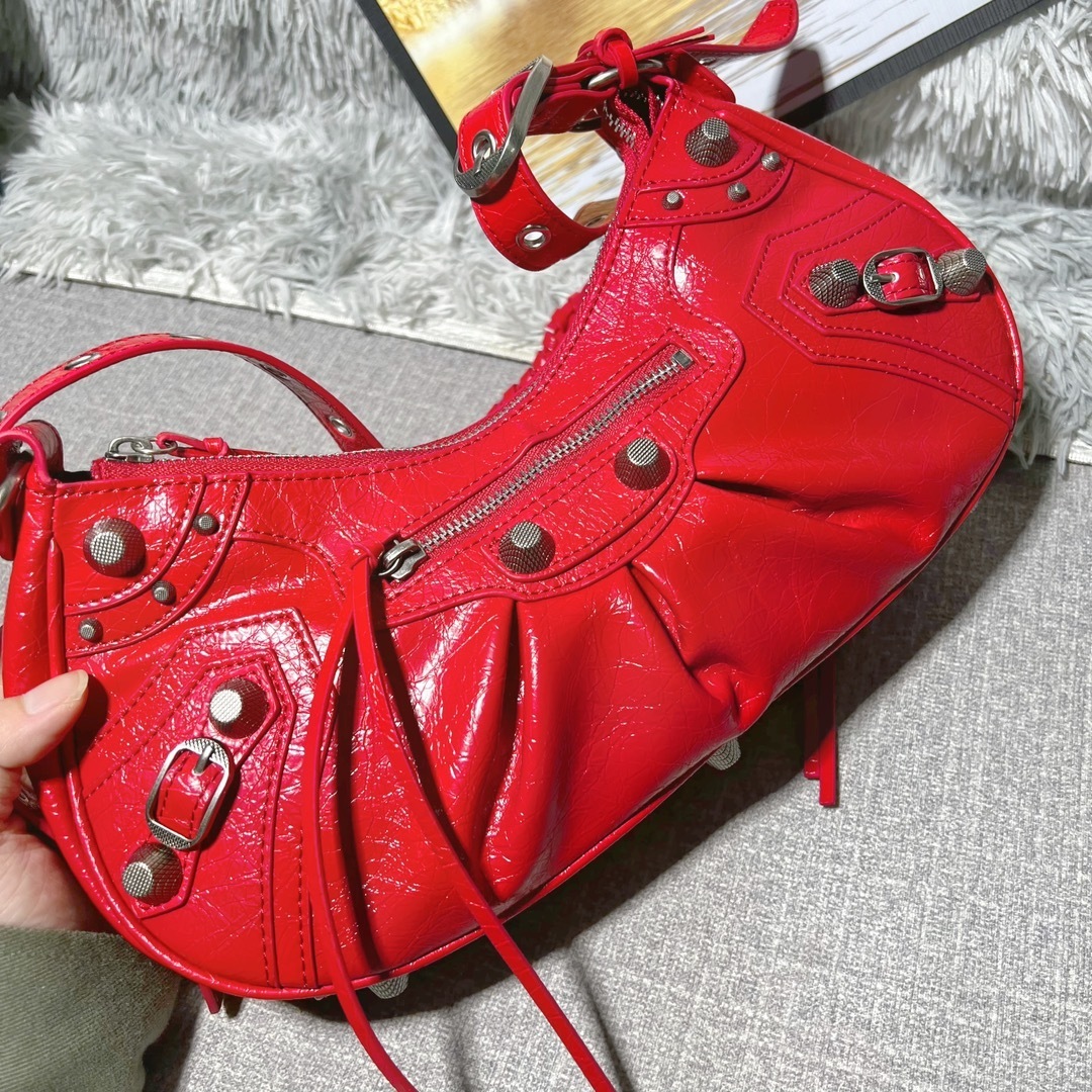 Balenciaga BB04