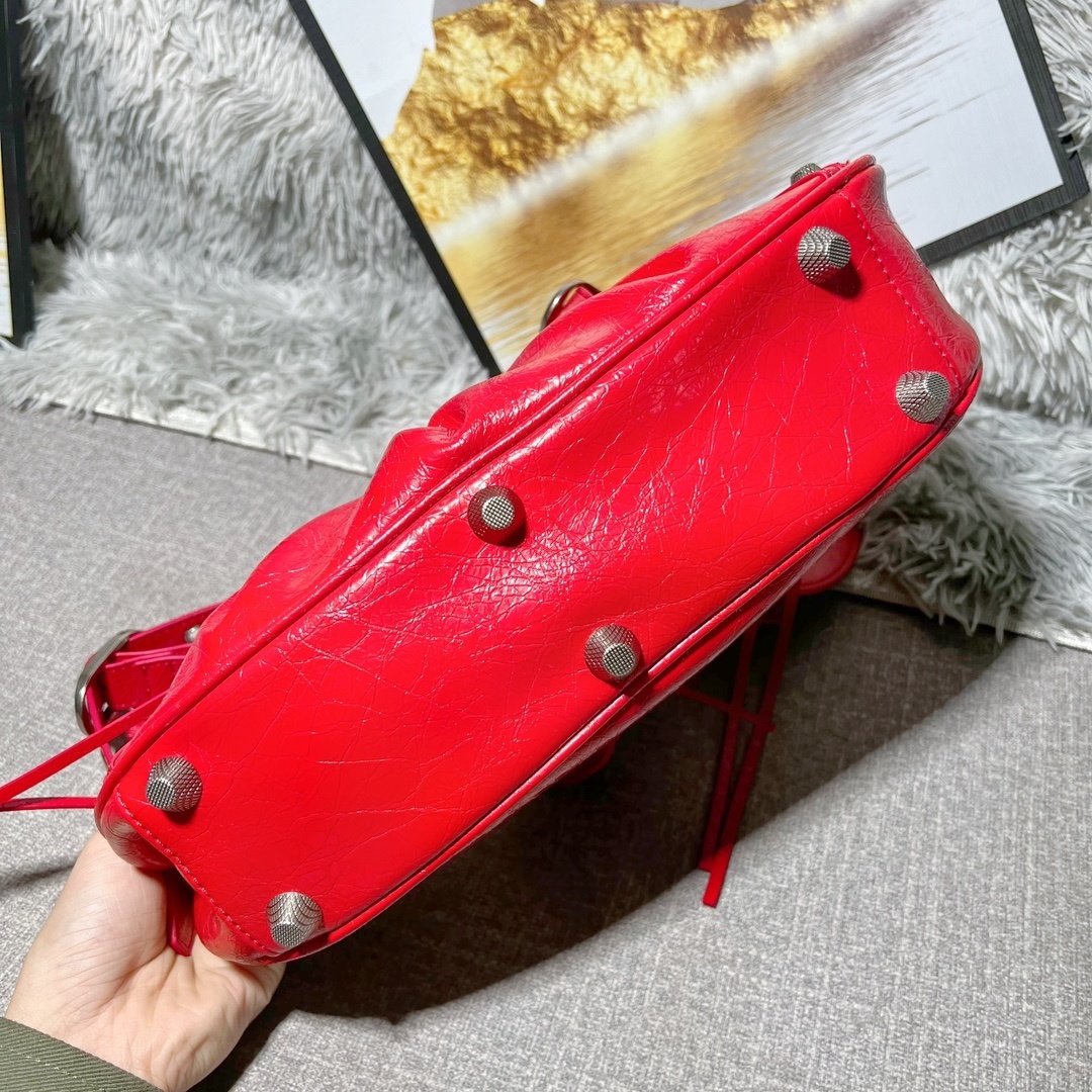 Balenciaga BB04