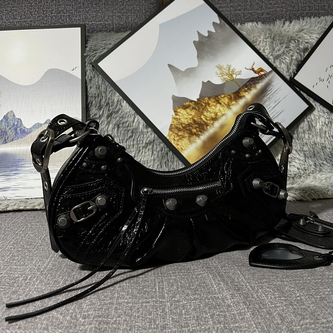 Balenciaga BB04