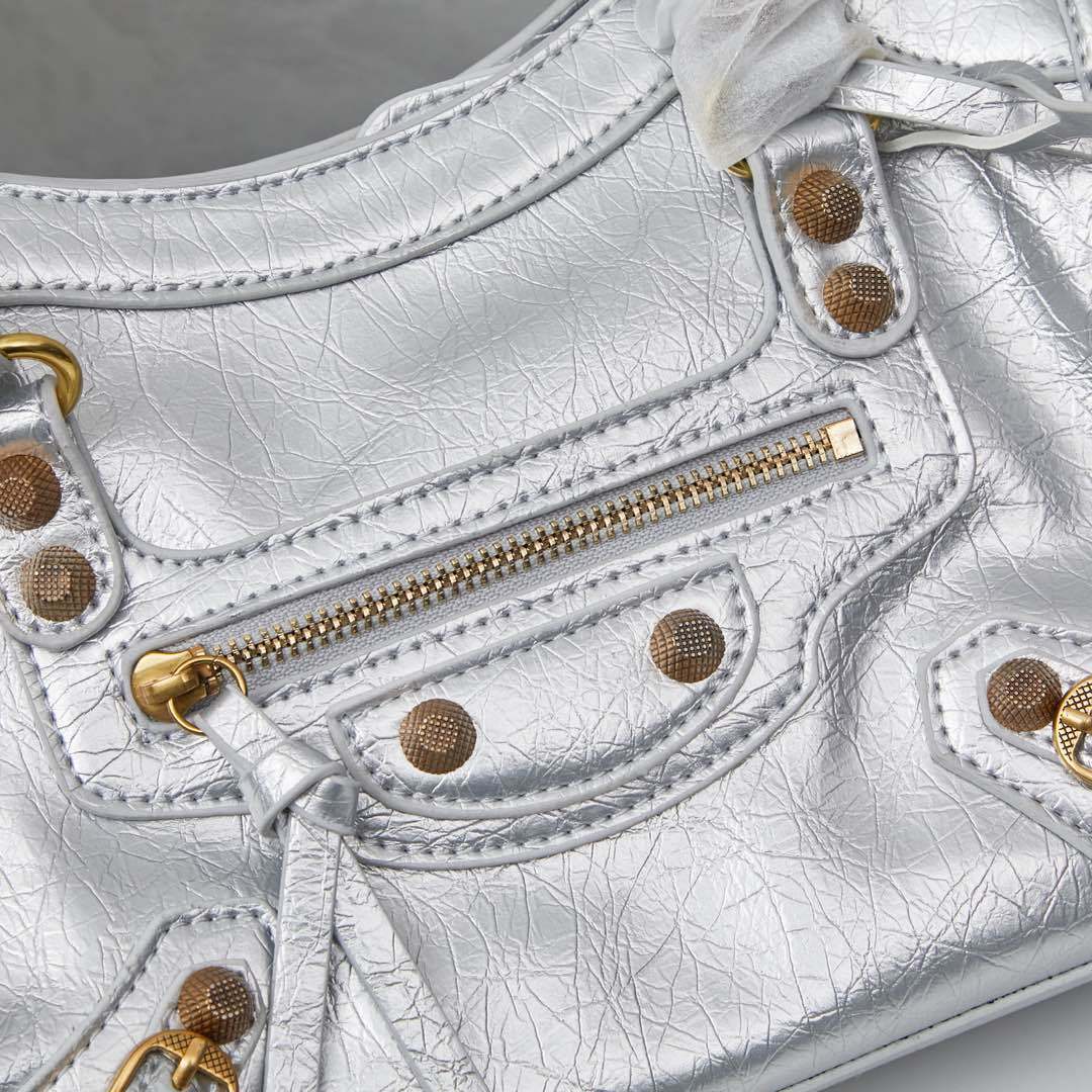 Balenciaga BB05