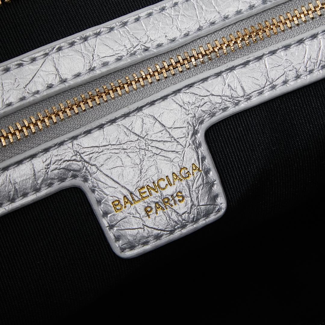 Balenciaga BB05