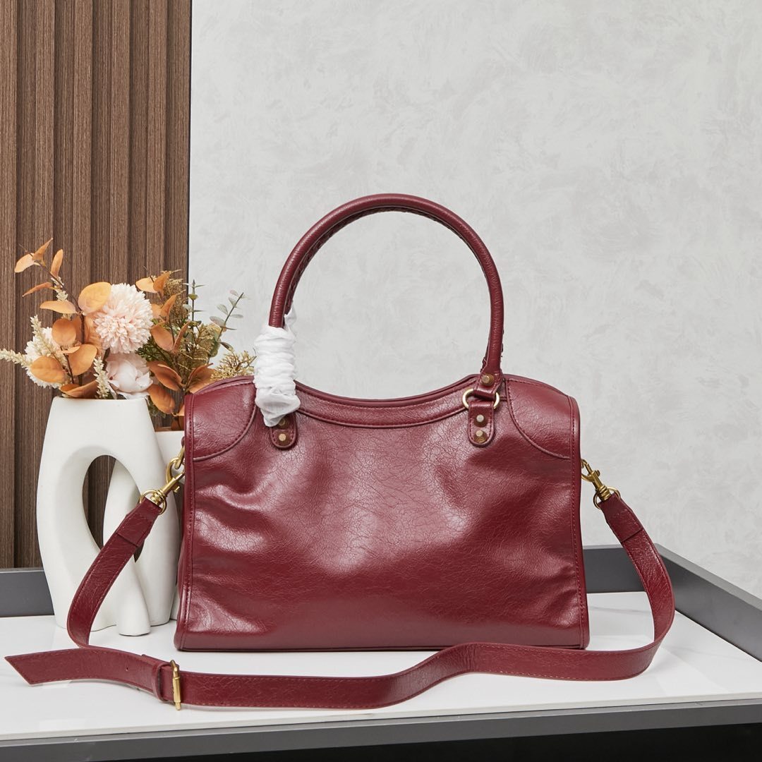 Balenciaga BB05