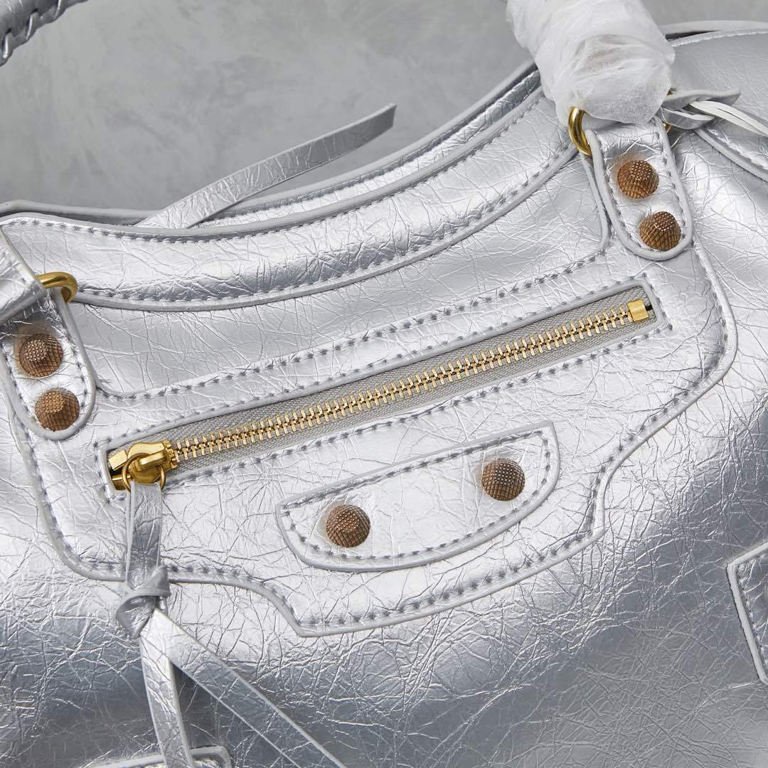 Balenciaga BB05