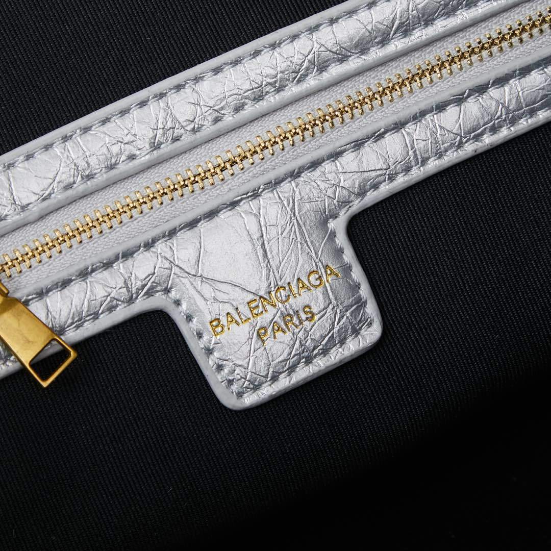 Balenciaga BB05