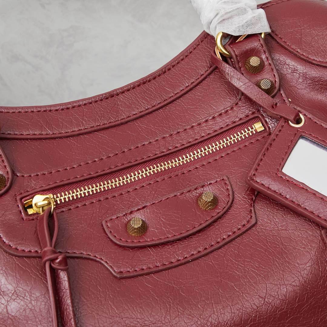 Balenciaga BB05