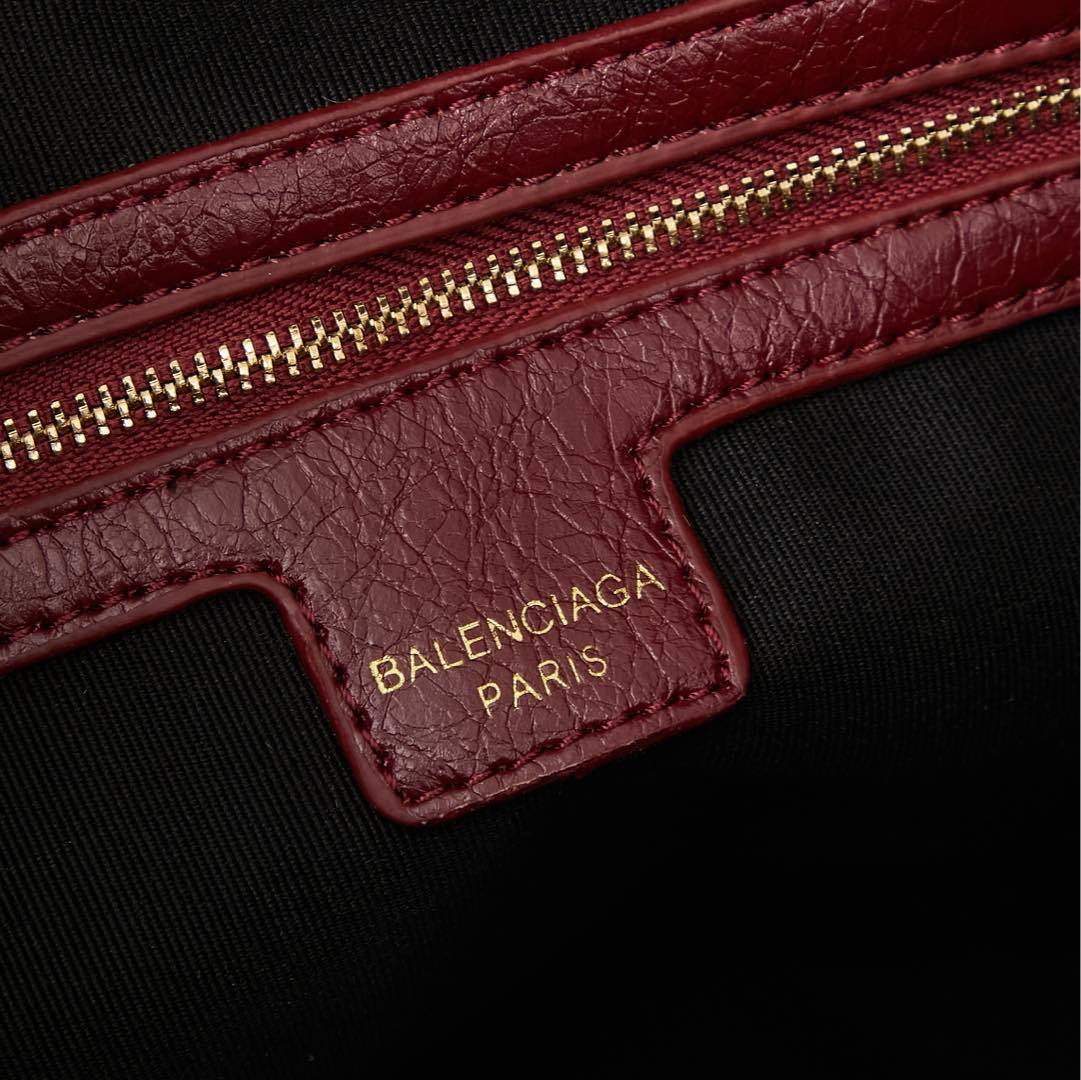 Balenciaga BB05
