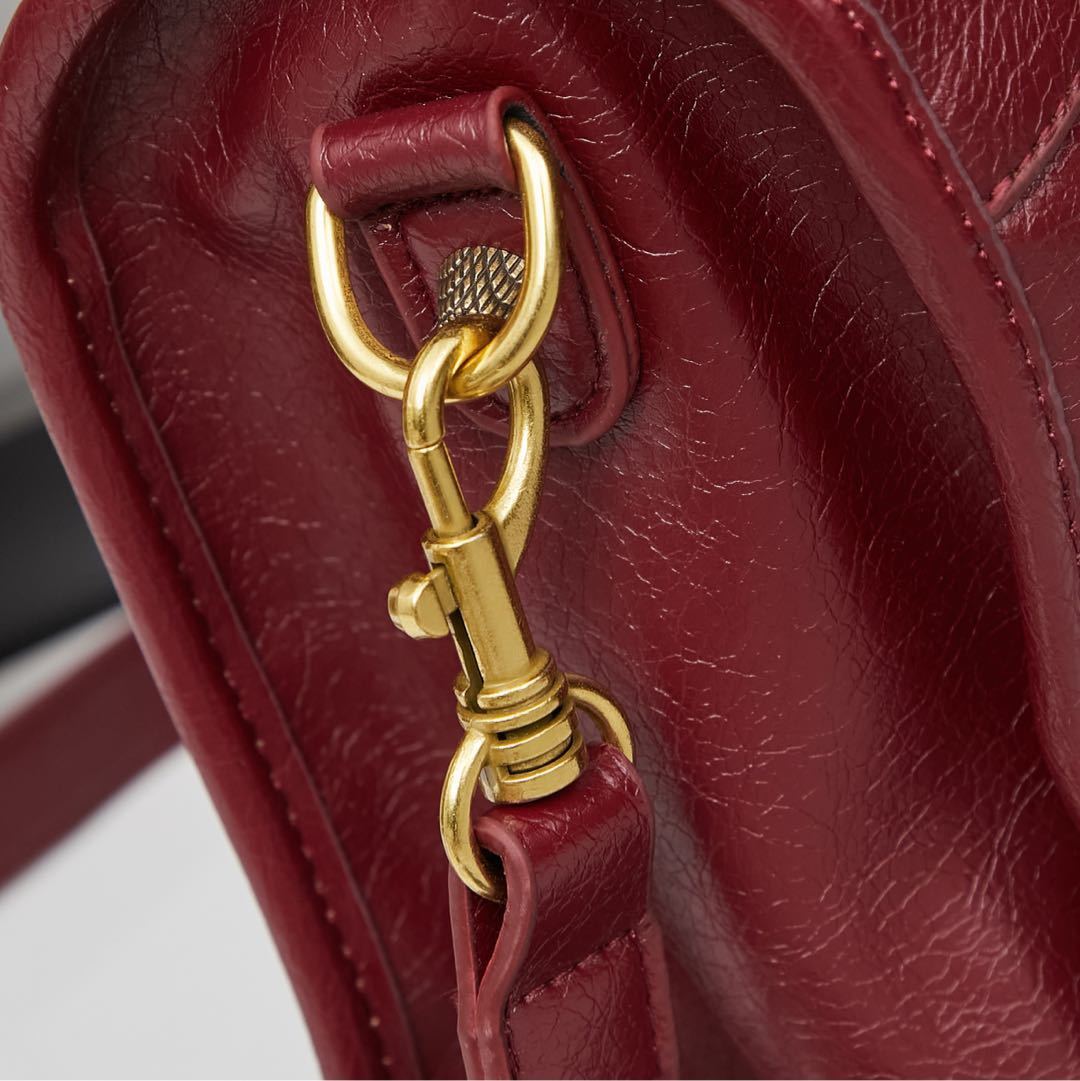 Balenciaga BB05