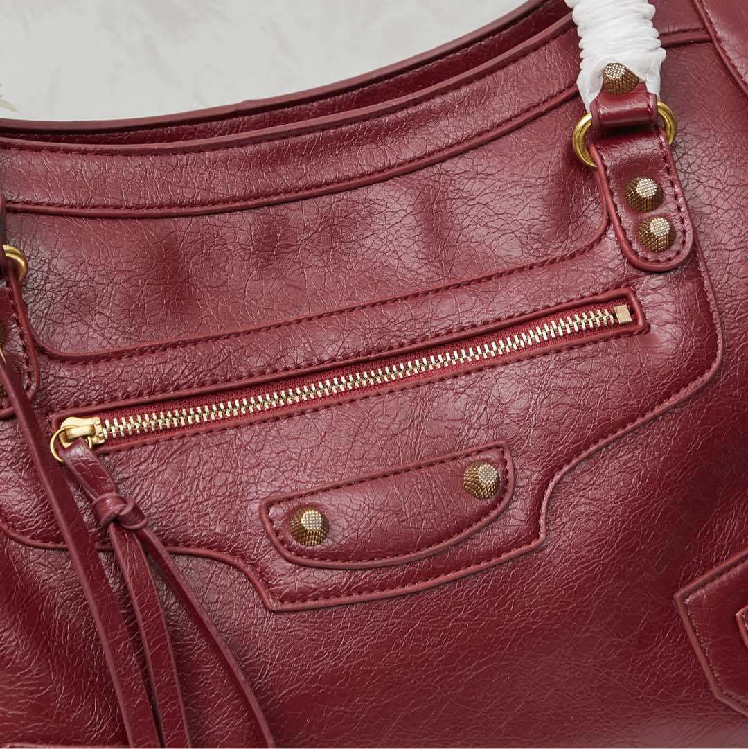 Balenciaga BB05
