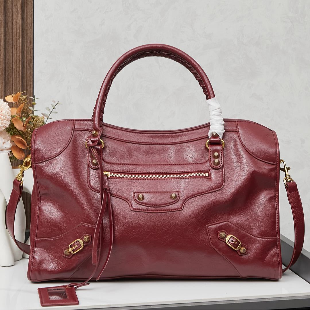 Balenciaga BB05